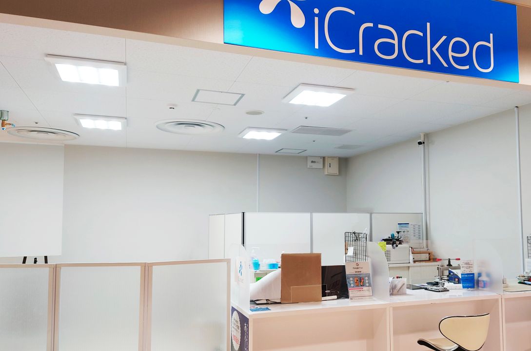 iCracked Store 所沢トコトコスクエアの公式サイトに掲載された店舗・入口の画像